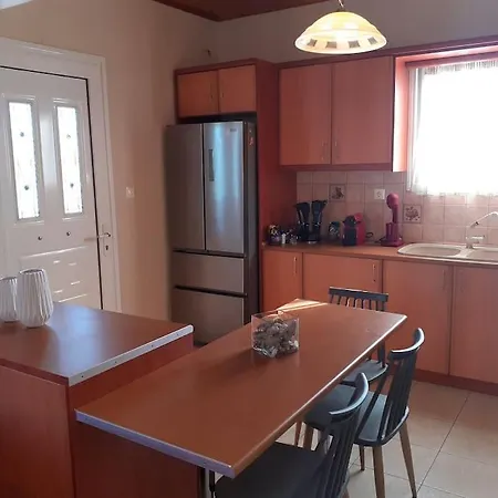 Charming Detached House 500m Far From The Sea בית נופש
