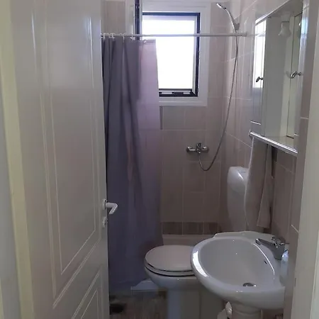 Charming Detached House 500m Far From The Sea